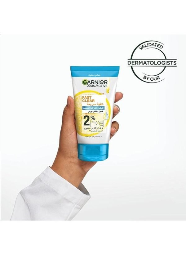 Garnier Skin Active Fast Clear 3-in-1 Face Wash for Acne-Prone Skin with Salicylic Acid and Vitamin C, 150ml - Image 3